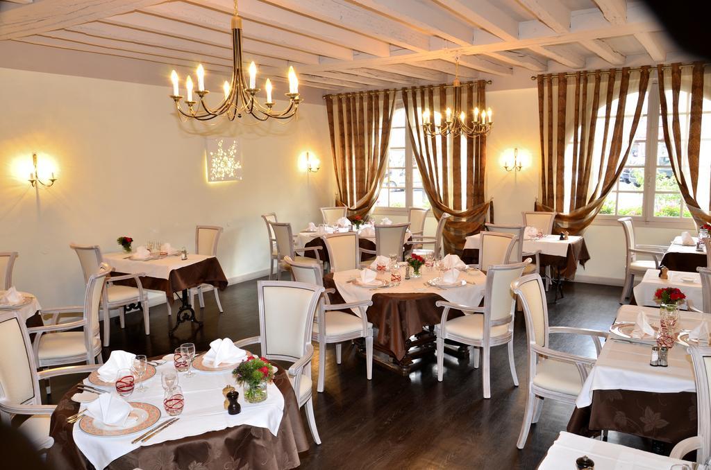 Logis Hotel & Restaurant Du Sauvage La Ferté-Gaucher Esterno foto